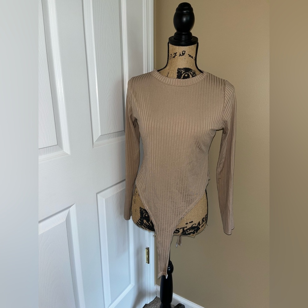 Boohoo Cream Ribbed Asymmetrical Long Sleeve Bodysuit